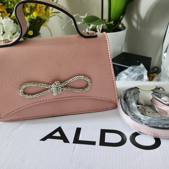 ALDO sandals size 7,true size and handbag , used only one , color: champagne - Picture 2 of 4